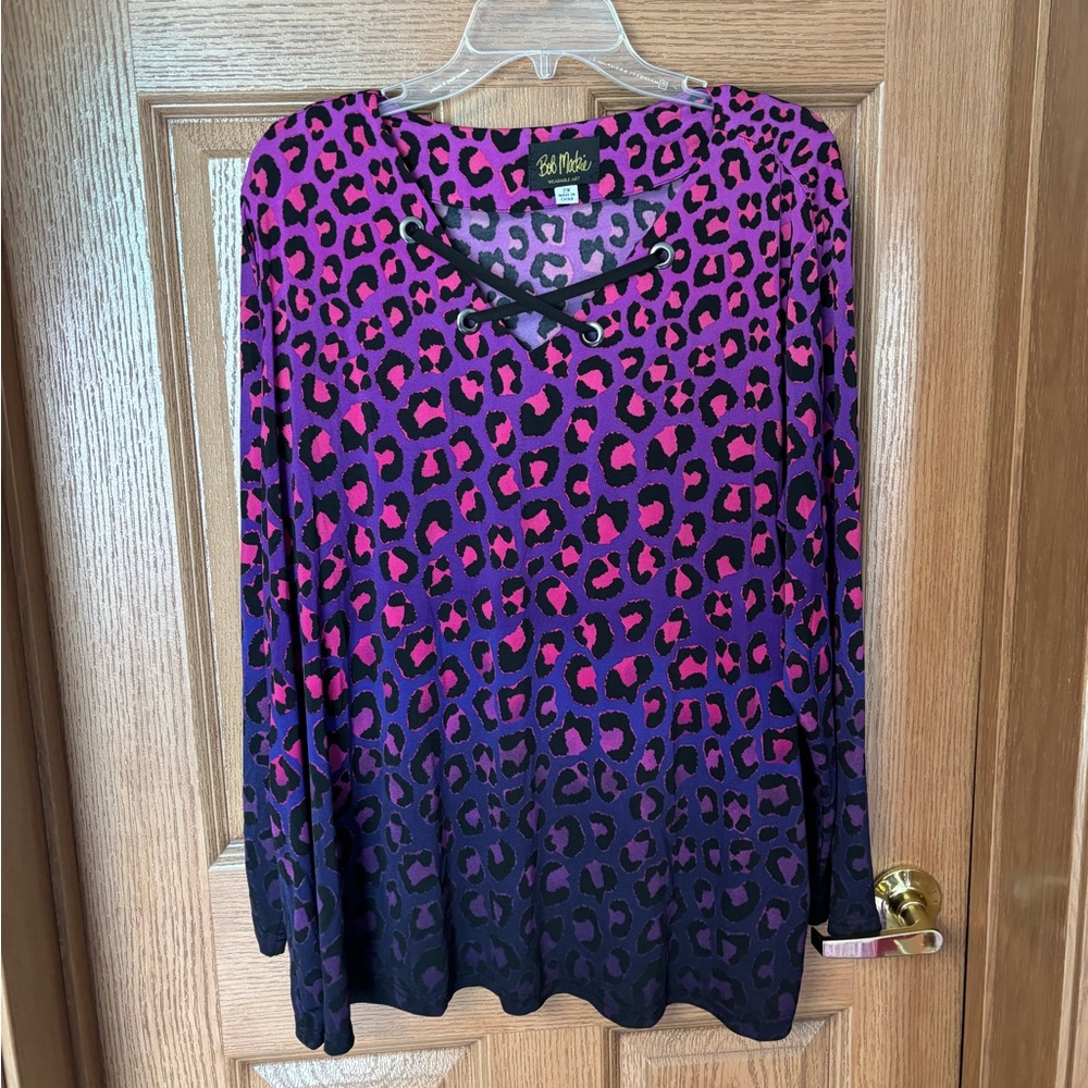 BOB MACKIE TOP